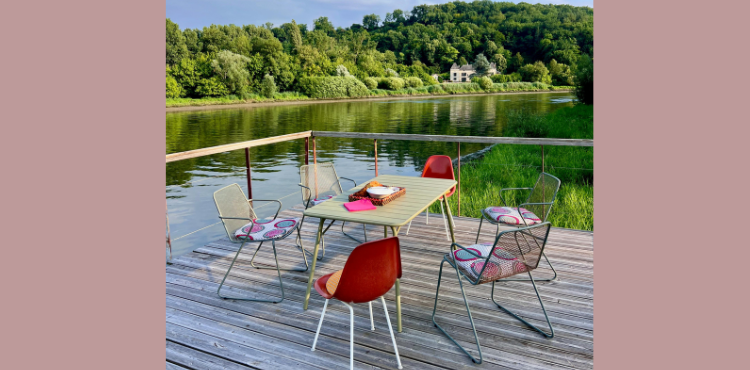 How to Weatherproof a Picnic Table